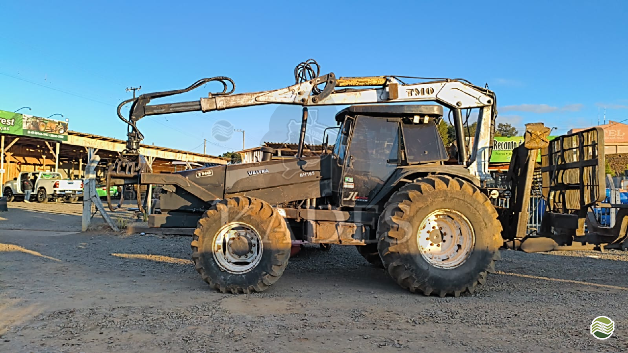TRATOR VALTRA VALTRA BH 165 Tração 4x4 Kades Central De Máquinas CACADOR SANTA CATARINA SC